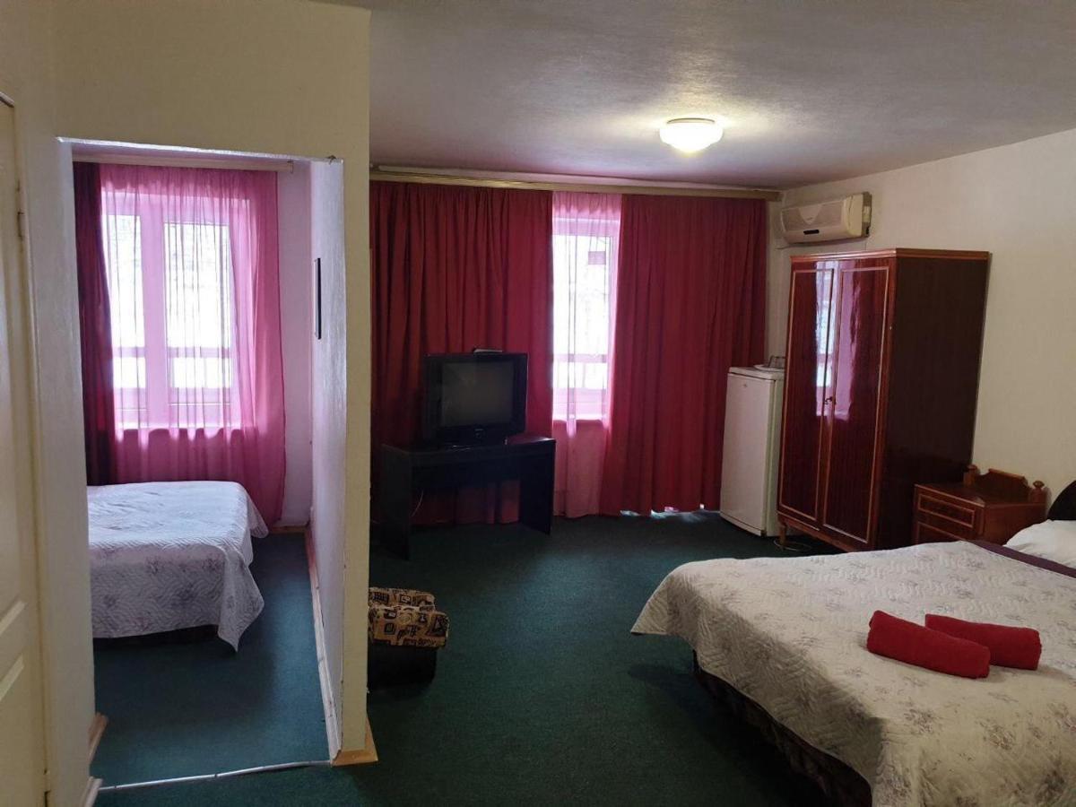 Mini Hotel Vesna Dnipro Exterior foto